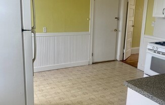 3 beds, 1 bath, 1,100 sqft, $2,850, Unit 3