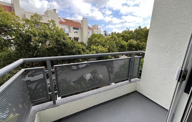 3 beds, 2 baths, 1,250 sqft, $3,898, Unit 302