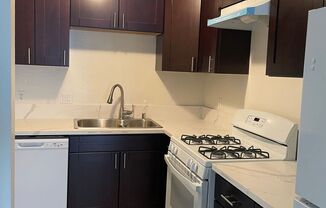 1 bed, 1 bath, 720 sqft, $1,800, Unit 818-24