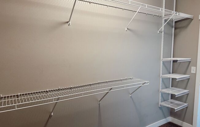 1 bed, 1.5 baths, $1,250, Unit 130