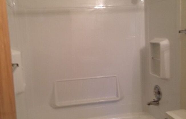 1 bed, 1 bath, 590 sqft, $1,300, Unit 2