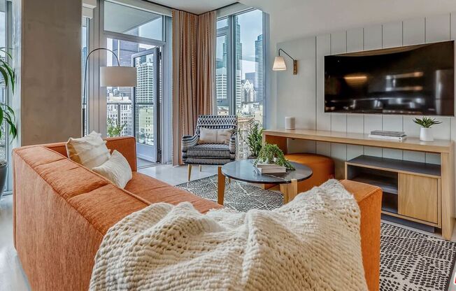 Studio, 1 bath, 550 sqft, $1,974, Unit 810