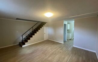 3 beds, 1 bath, $895, Unit McBrayer Street Towns Unit 35