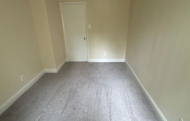 3 beds, 2 baths, 1,152 sqft, $2,300, Unit 14209 #301