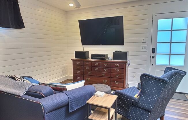 Charming Furnished ADU in the St. Leo's Neighborhood