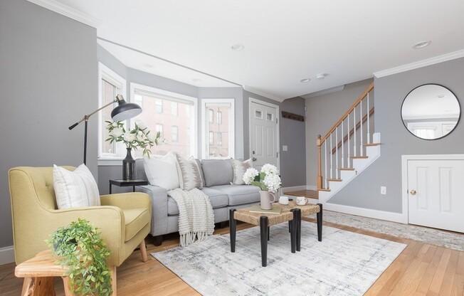 1 ROWEN CT