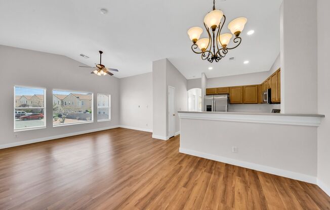 Beautiful 2BR/2BA Townhome in South Henderson