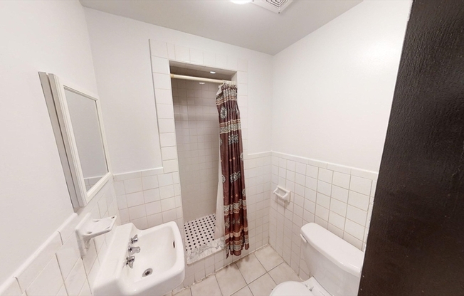 Studio, 1 bath, 700 sqft, $1,700, Unit B