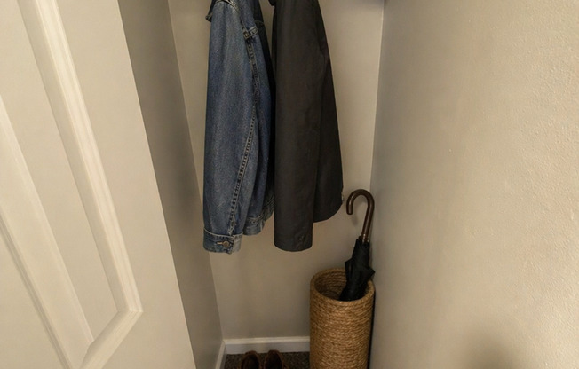 2 beds, 1 bath, 830 sqft, $1,325, Unit D04