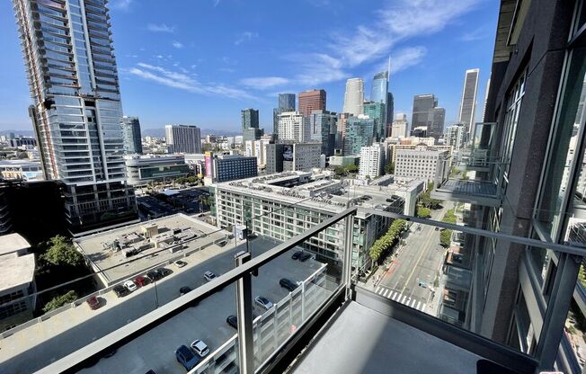 1 bed, 1 bath, 1,012 sqft, $3,350, Unit 1704