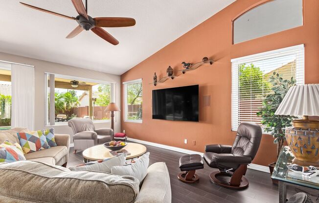 Gorgeous Winter Retreat - Fully Furnished