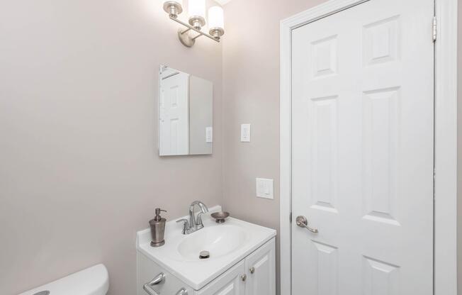 2 beds, 1 bath, 629 sqft, $924