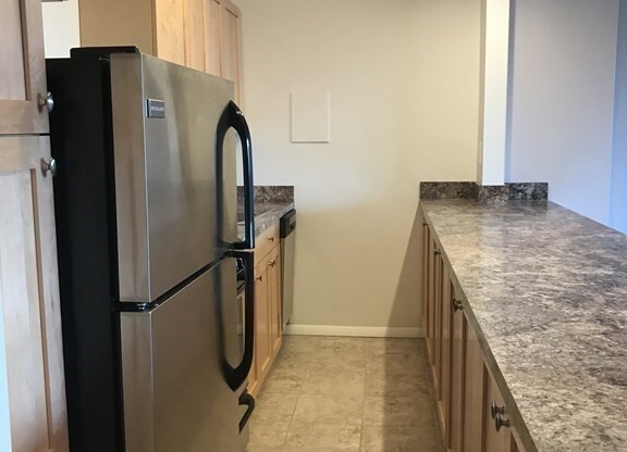 Studio, 1 bath, 630 sqft, $2,400, Unit 2 P