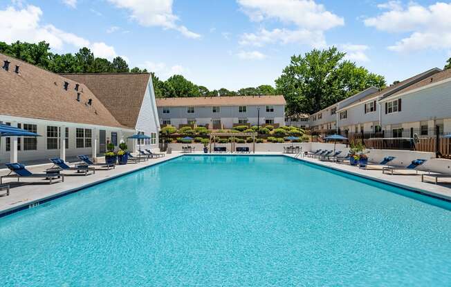 Refreshing swimming pool at Dunwoody Glen in Atlanta, GA