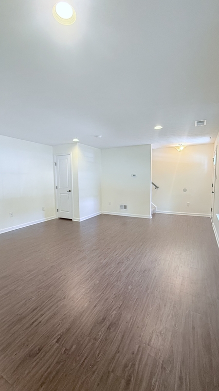 1816 RUTGERS LN