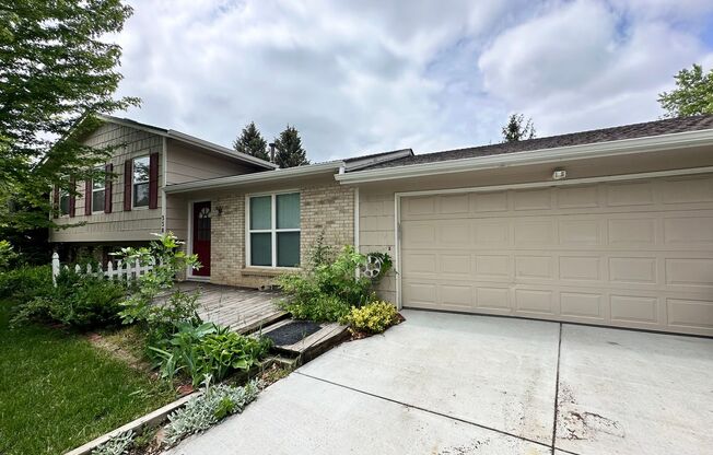 Biggest back yard around! 4BR, 2 car garage, 2 living spaces! (Gorham)