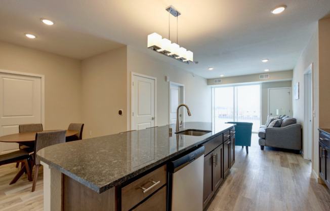 2 beds, 2 baths, 985 sqft, $1,399