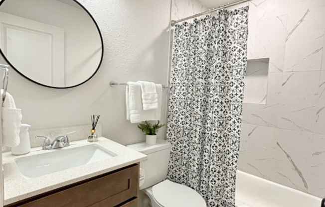 2 beds, 2 baths, 851 sqft, $1,175, Unit 43