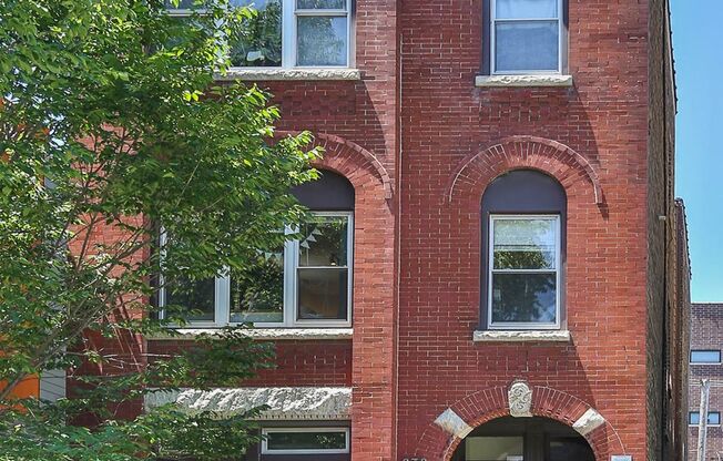 838-Hoyne