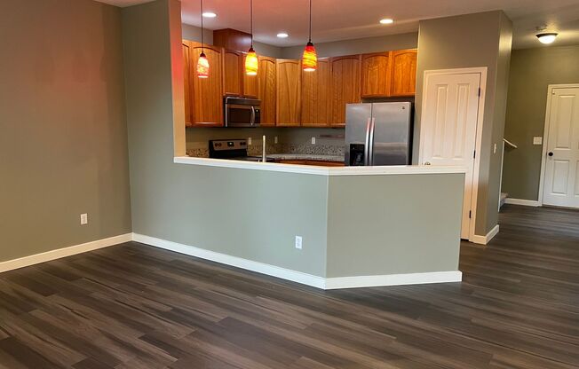 Custom Townhome in Camas School District! Stainless Steel Appliances and A/C!