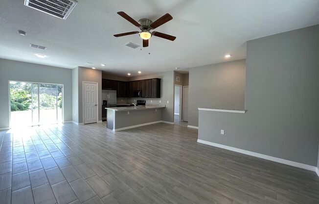 Gorgeous 3 Bedroom, 2 Bathroom Home in Palm Bay!!