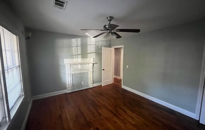 2 beds, 1 bath, $1,000