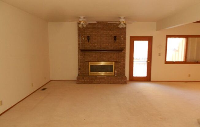 2 beds, 2.5 baths, $2,600