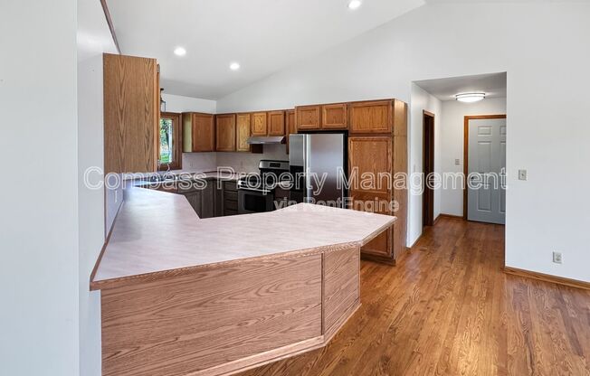18325 W SPG LK RD