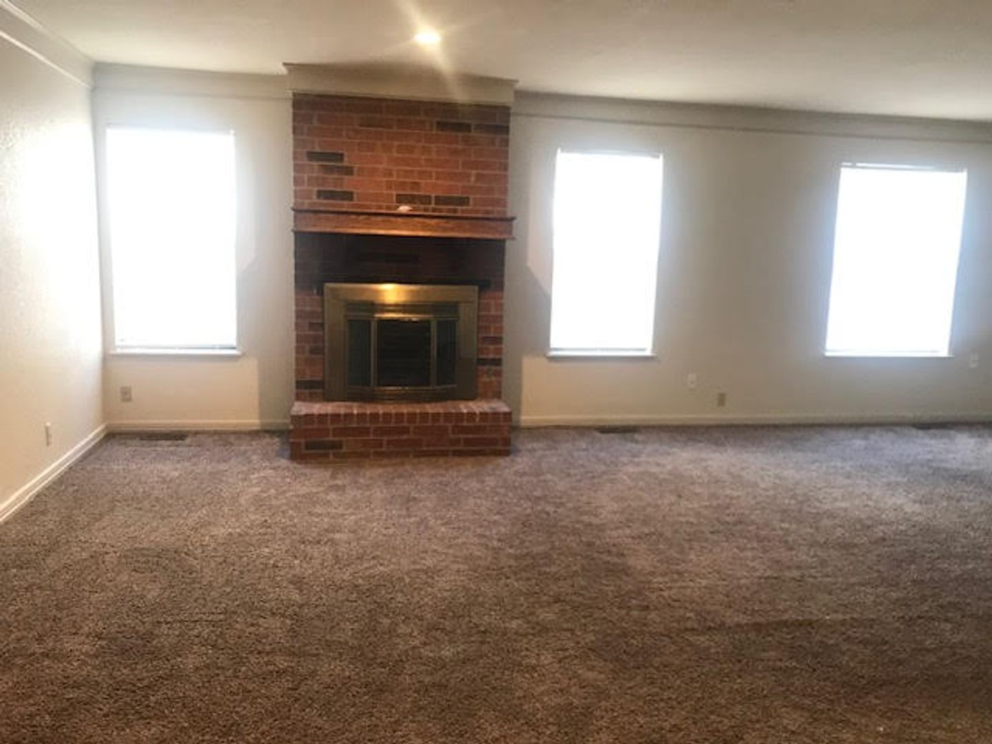 2 Masters - Lawn Care Provided  - 3 bds/3 baths