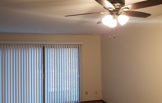 3 BEDROOOM/1.5 BATH TOWNHOUSE