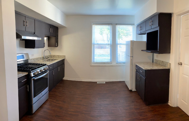 3755 S WINCHESTER AVE