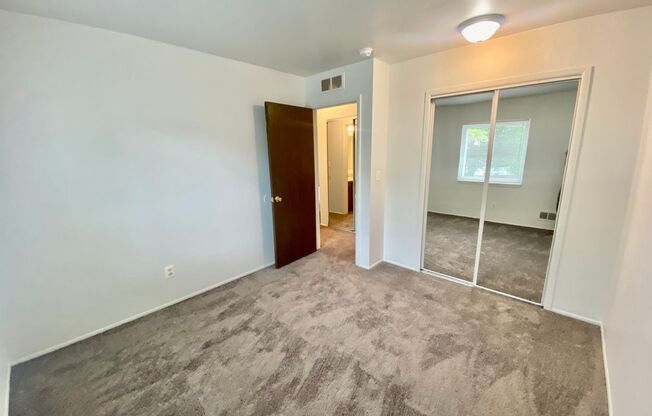 2 beds, 1 bath, 850 sqft, $1,345, Unit 907