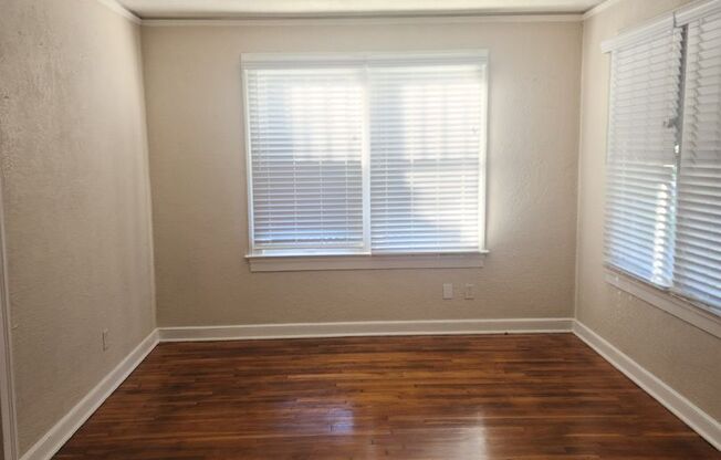 2 beds, 1 bath, $1,095