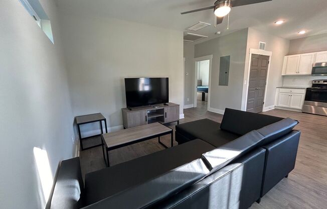 2 beds, 1 bath, 1,200 sqft, $1,150, Unit 609 Bulldog Court - A