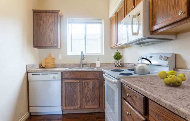 Pine Tree Park, Kennewick Apartments