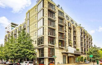 Industrial Highrise Available in the Streetcar Lofts Located in the Pearl!! Gym Facility Available & Washer/Dryer in Unit!
