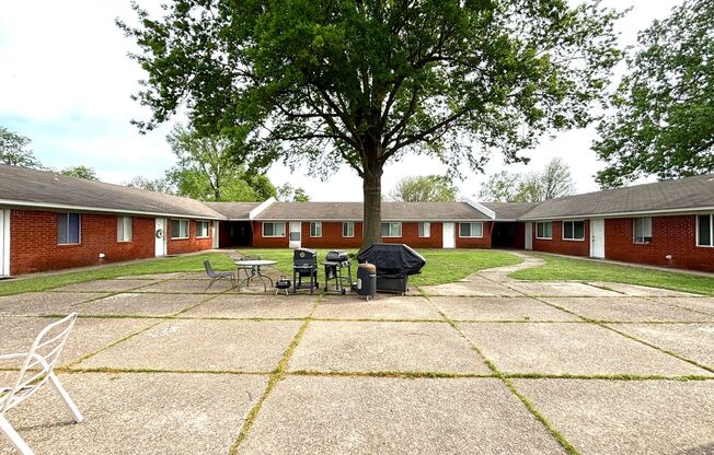 Americana Apartments