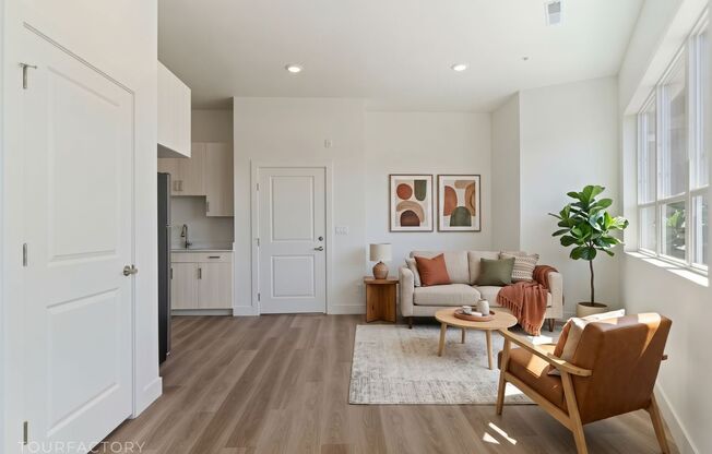 1 bed, 1 bath, 520 sqft, $1,100, Unit 211