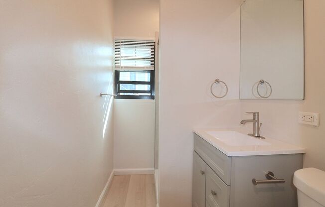 Studio, 1 bath, 375 sqft, $1,795, Unit 214