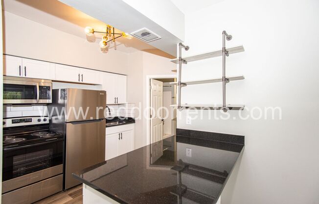 1 bed, 1 bath, 480 sqft, $950, Unit Unit 8