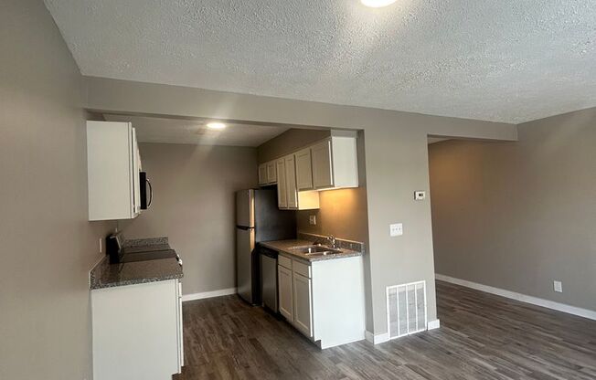 1 bed, 1 bath, 700 sqft, $799, Unit 925 - 06