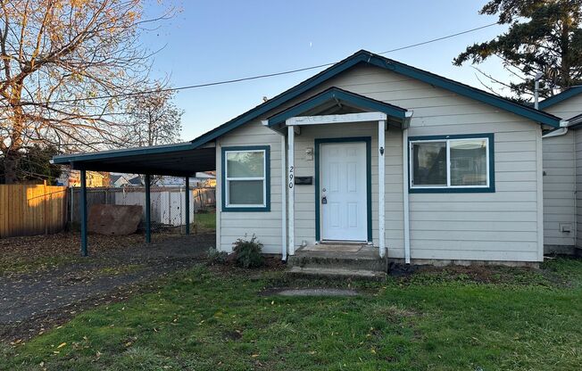 Updated 2 bedroom, 1 bath house in Springfield!