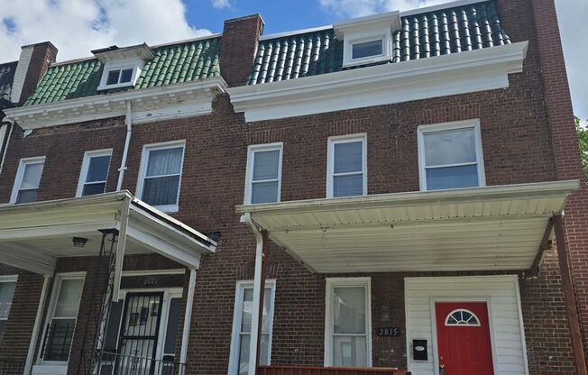 Beautiful 4.5 Bedroom 2 Bathroom West Baltimore Town Home