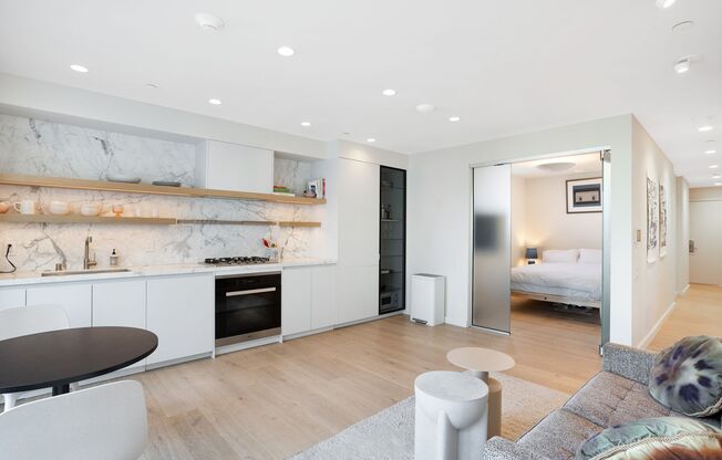 Mission District: Luxury Condo w/ Private Terrace, W/D in-unit & Parking included
