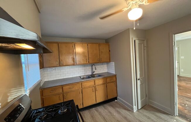 2 beds, 1 bath, $950