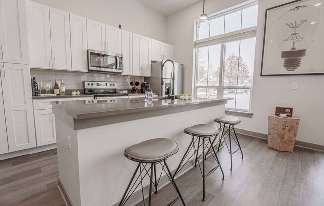 1 bed, 1 bath, 725 sqft, $1,610, Unit A111