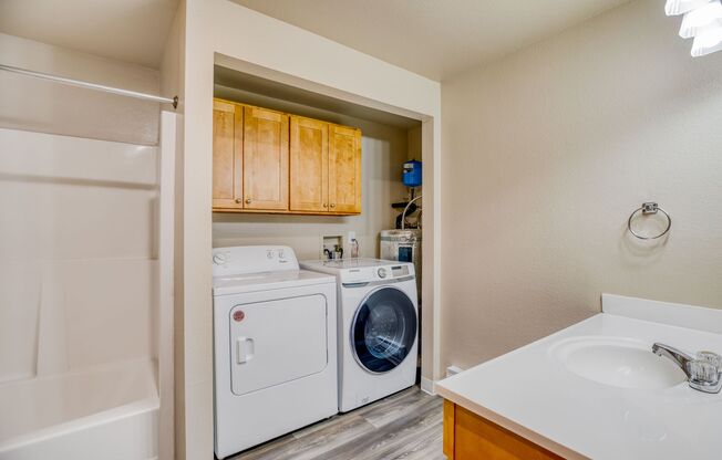 1 bed, 1 bath, 988 sqft, $1,500, Unit K-168