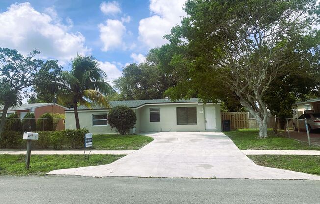 Beautiful 3-bedroom home located in Delray Beach. Fast and easy move in process!