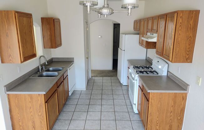 3 beds, 2 baths, $1,595