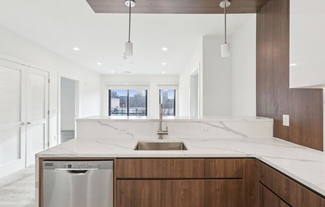 2 beds, 2 baths, 980 sqft, $2,850, Unit 302